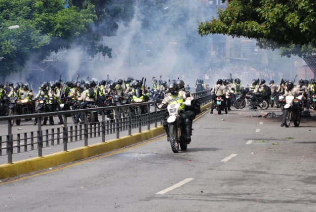Chacaito : Police nationale bolivarienne (PNB)